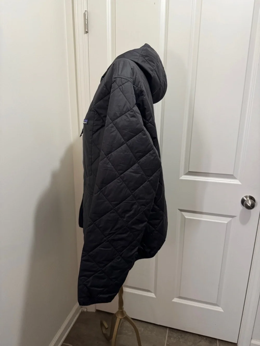 Patagonia Like New Black Diamond Quilted Hooded Puffer Jacket w/ Blue Zip Accent